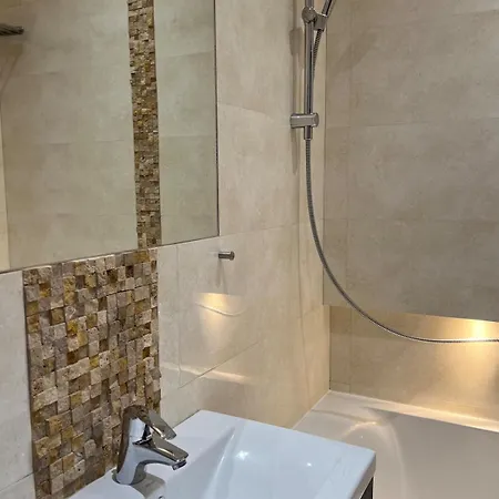 Tauron Arena - 5 Min Walk Apartment *
